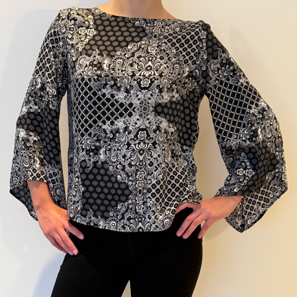Ellen Tracy Black and White Patterned Blouse